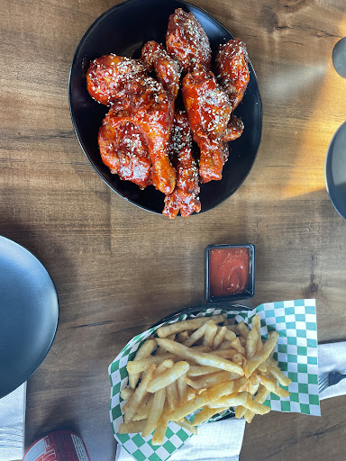 Photo of Simon’s roadhouse bar and wings - 7990 Portage Rd, Niagara Falls, ON L2G 5Y8